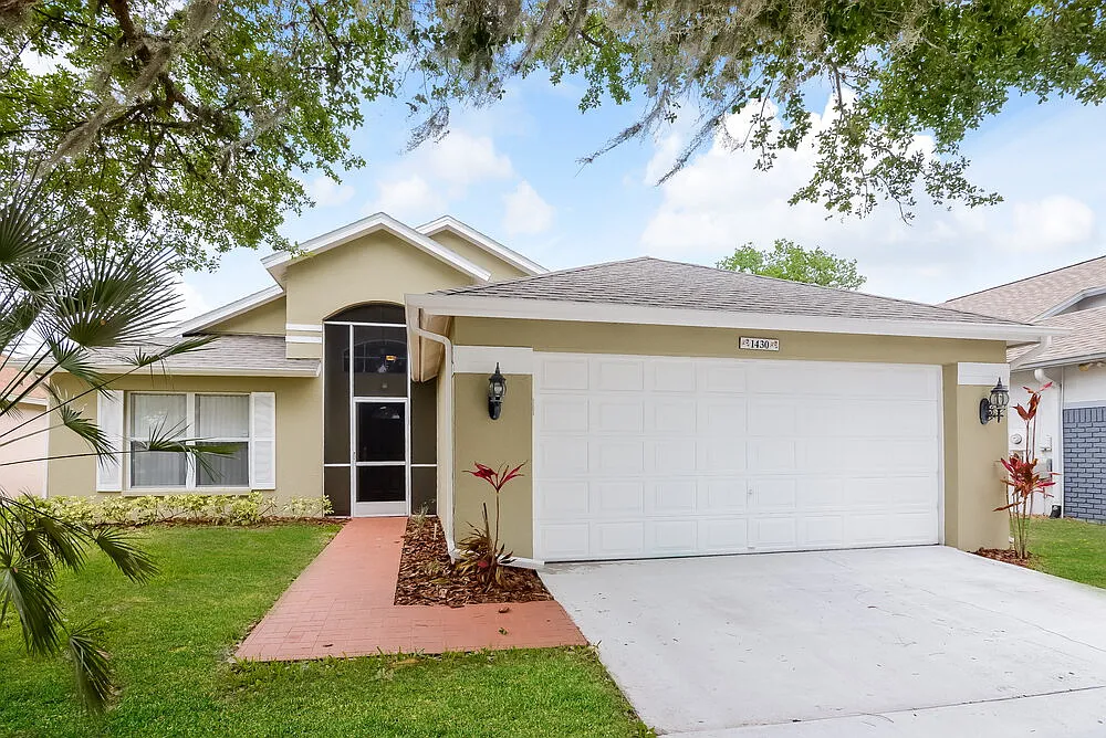 3 bed, 2.0 bath, 1690 sqft, $2,660 — Photo 1