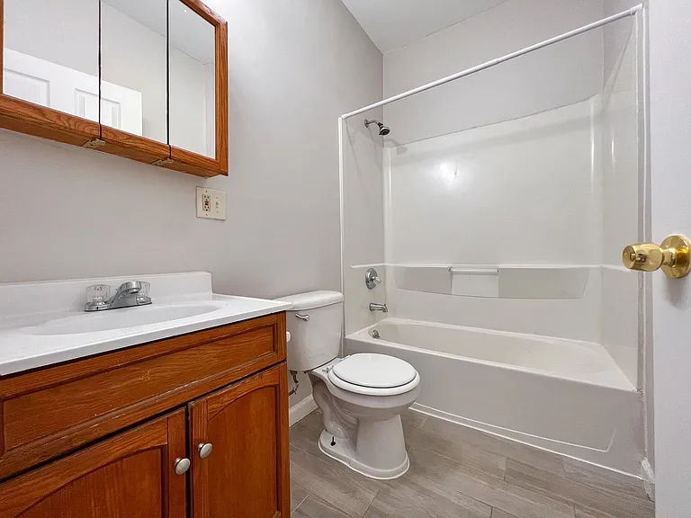 158-160 Westland St / Amauta Apartments, LLC — Photo 10