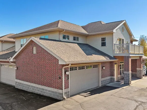 670 E Lake Ave #207, Wisconsin Dells, WI 53965