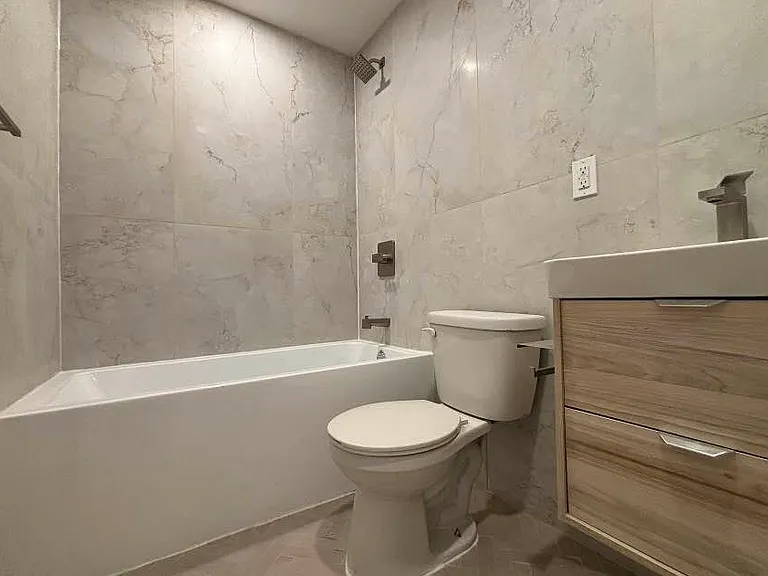 1526 Park Pl #4F — Photo 6
