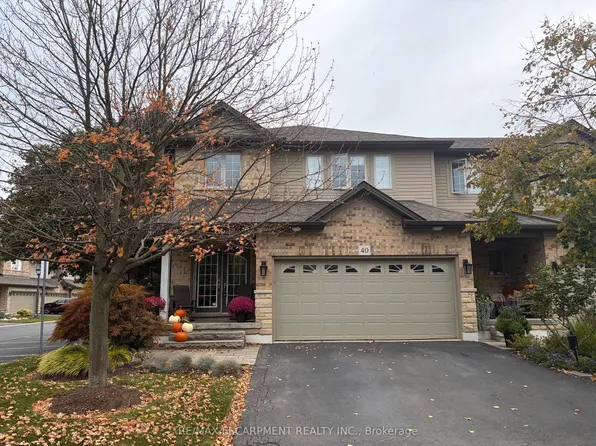 441 Stonehenge Dr #40, Ancaster, ON L9K 0B1