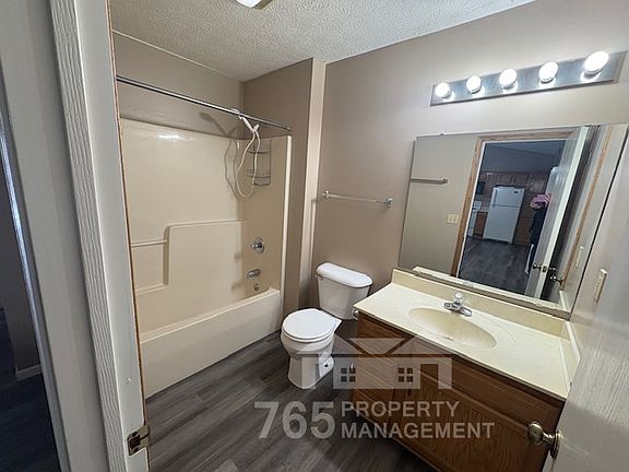 5th image of 3622 Thornhill Cir W