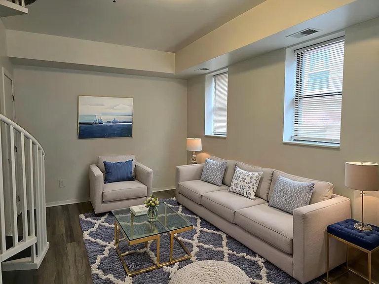 590 Parkview Dr #202 — Photo 7