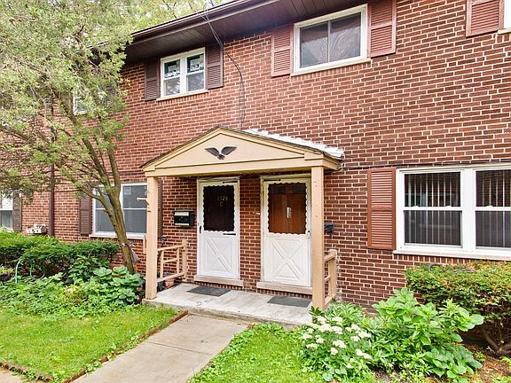 3rd image of 1524 W Pratt Blvd Unit C