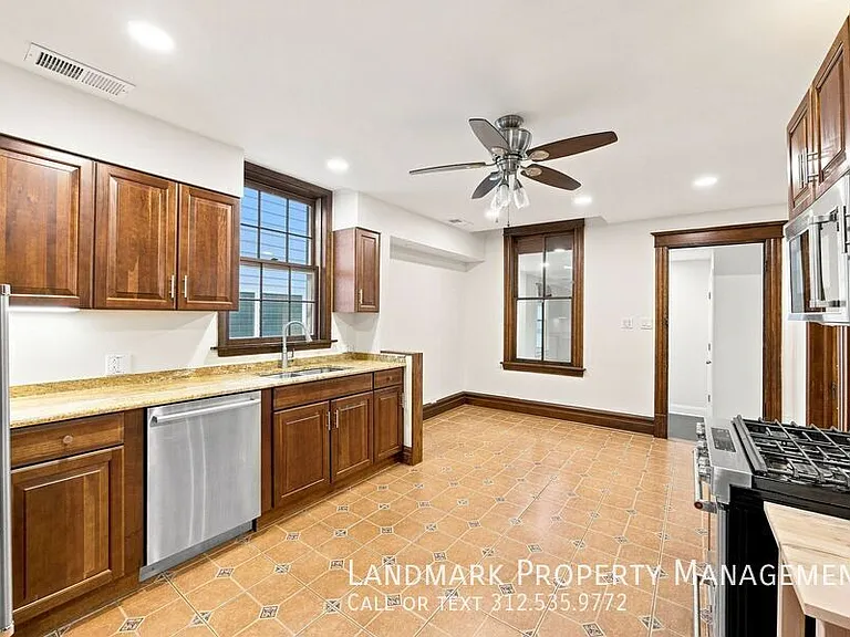 2962 N Allen Ave #2 — Photo 3