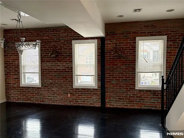 Building Photo - 266 Livingston Ave #2