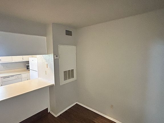 3rd image of 1104 Spring Loop APT A