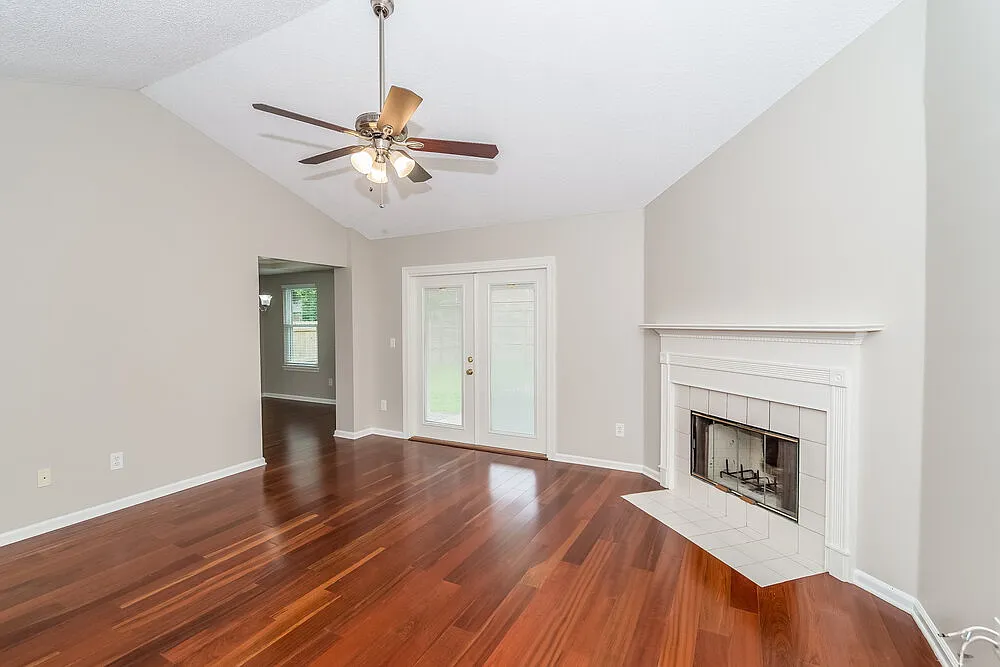 3 bed, 2.0 bath, 1492 sqft, $2,190 — Photo 4