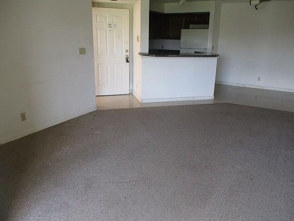 3rd image of 3430 Pinewalk Drive #624