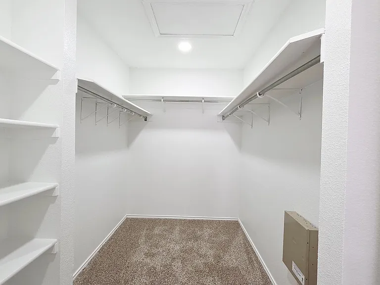 402 Empresario Dr — Photo 23