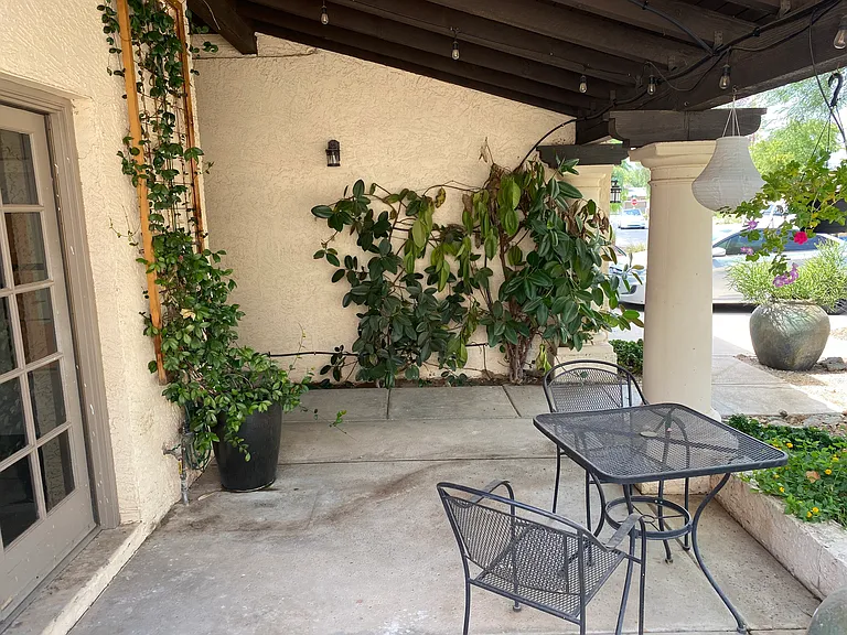 4009 E Dahlia Dr — Photo 2