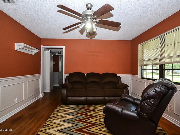 4th image of 6217 Bartholf Ave
