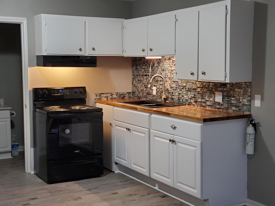 1st image of 400 E 7th St Unit 7