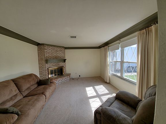 2nd image of 104 Dana Dr