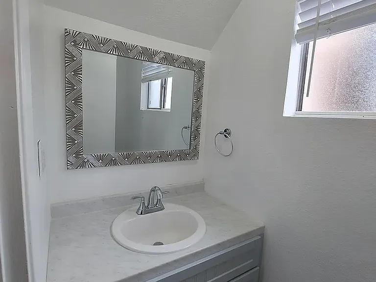 Downstairs 1/4 bathroom