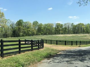 749 Mathis Rd, Charlotte, TN 37036