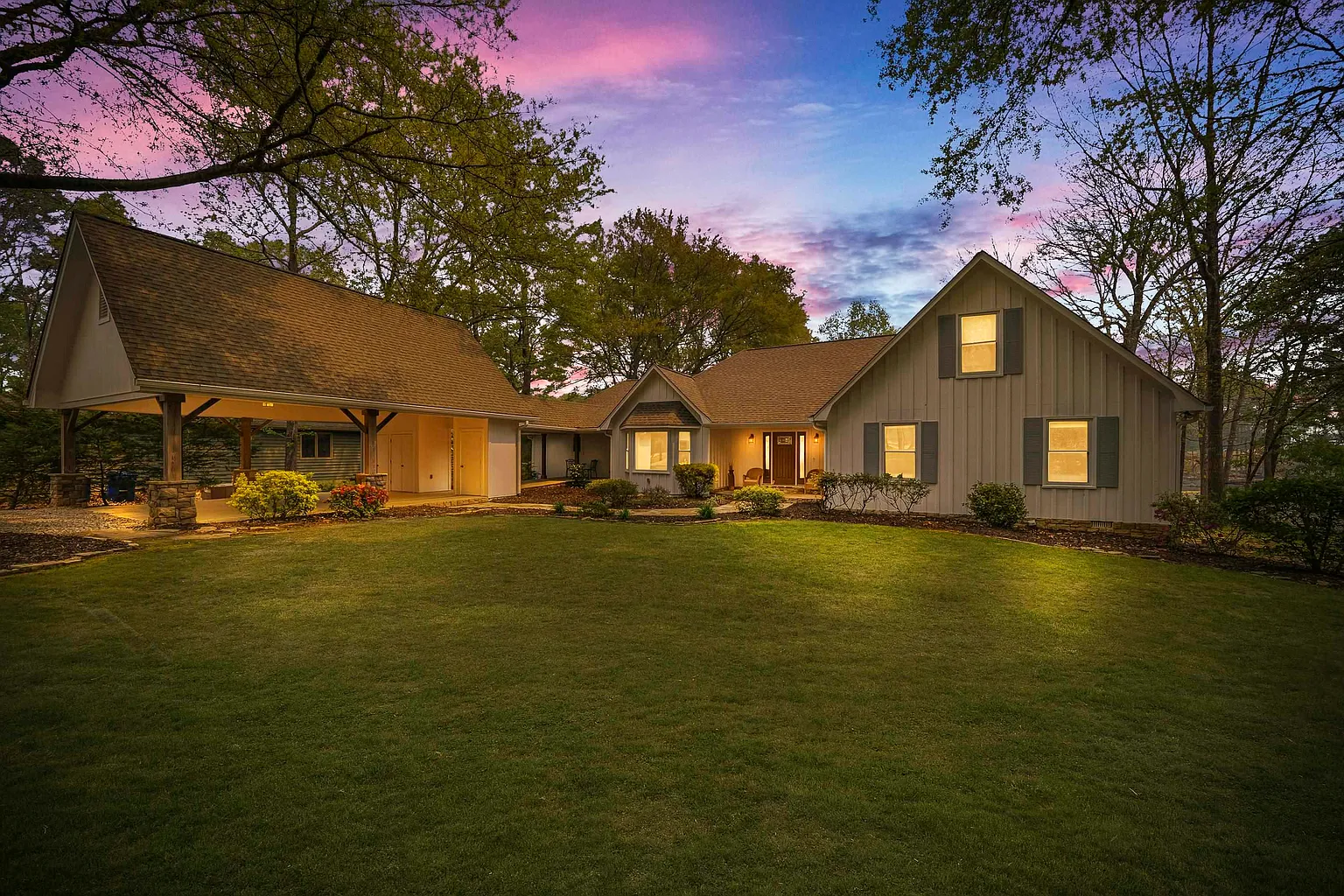 123 Lullwater Ln photo 1
