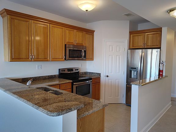 Full Kitchen with Pantry