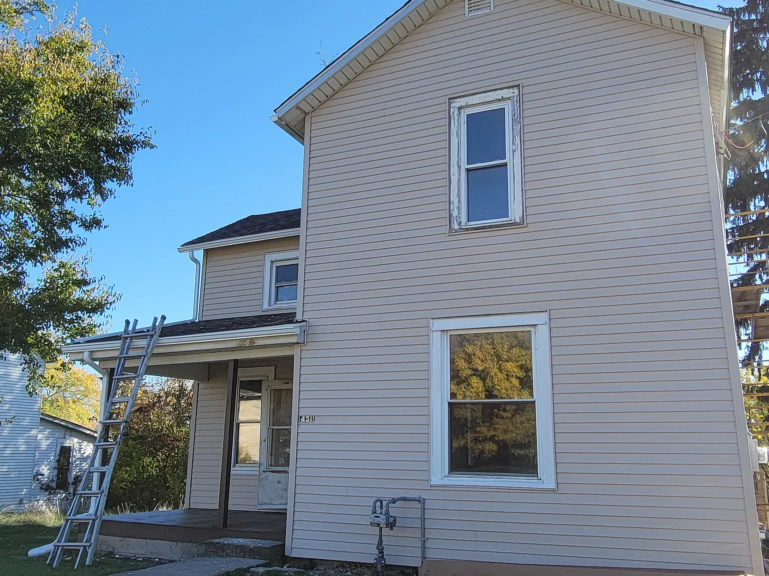 4 bed, 1200 sqft, $1,608 — Photo 2