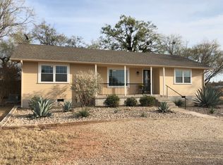 324 Chadbourne St, Robert Lee, TX 76945