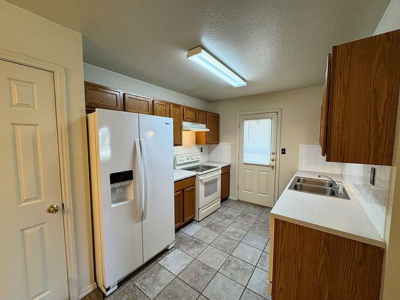 4th image of 5000 John David Dr APT B