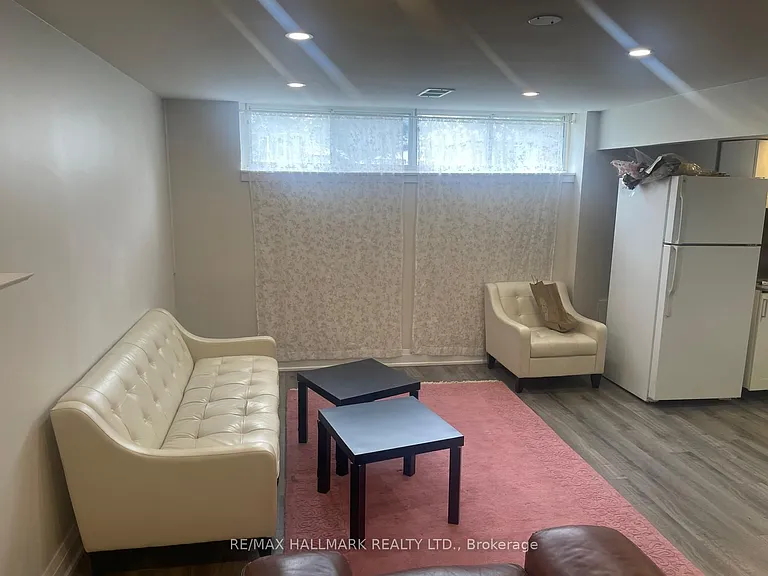 61 Aurora Heights Dr #LOWER — Photo 22