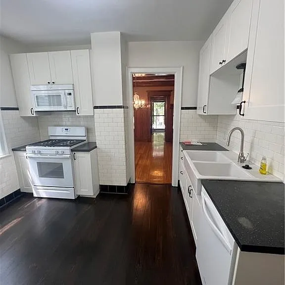 543 Potomac Ave — Photo 15