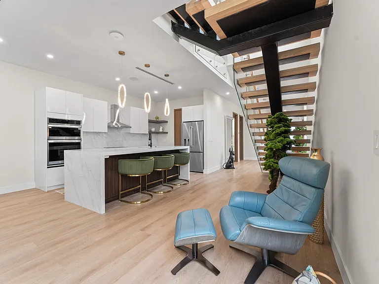 1103 NE 16th Ave — Photo 9