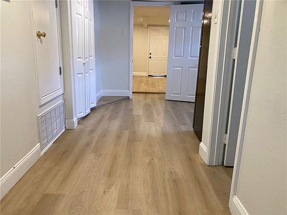 5th image of 2236 Lapeyrouse St #B