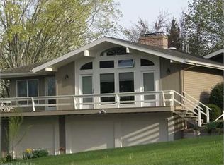 67 Sunset Hill Dr, Branford, CT 06405