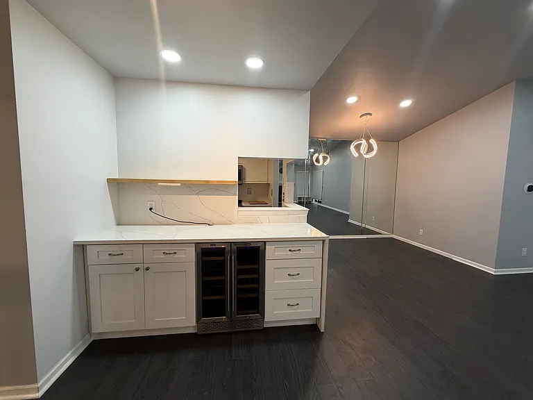 4636 Berkshire Dr — Photo 4