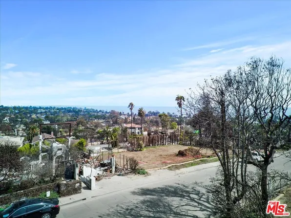 641 Lachman Ln, Pacific Palisades, CA 90272