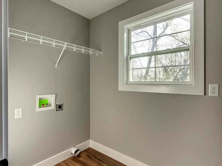 114 N Elm Grove Ave — Photo 52