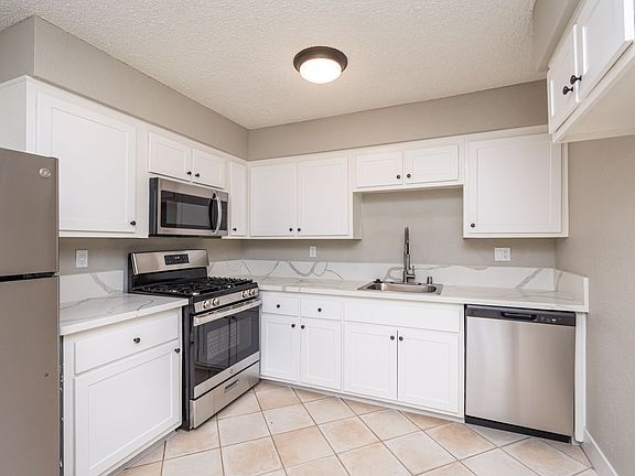 5th image of 1580 Morse Ave APT 31