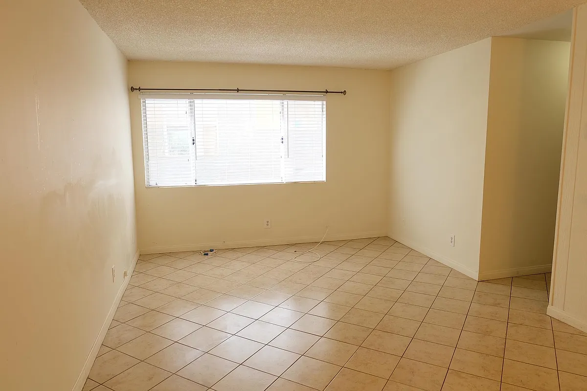Building Photo - 33 29th Ave #2
