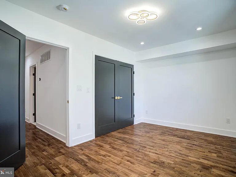 3038 Salmon St — Photo 23