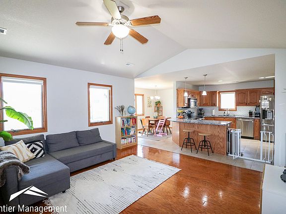 5th image of 416 Stone Grove Dr