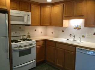 12 Chestnut Ave, Narragansett, RI 02882