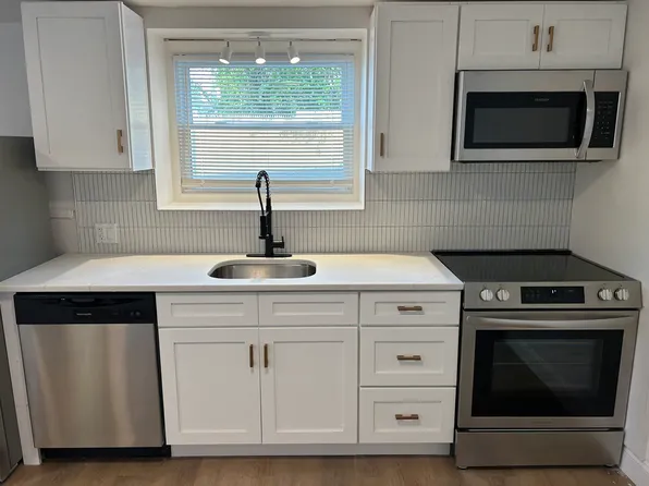 80 Veazie St #1, Providence, RI 02908