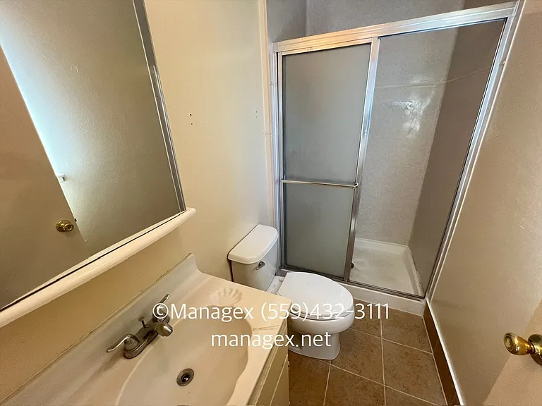 4575 N Lafayette Ave — Photo 11