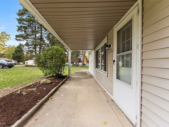 3rd image of 2073 Josephine Blvd