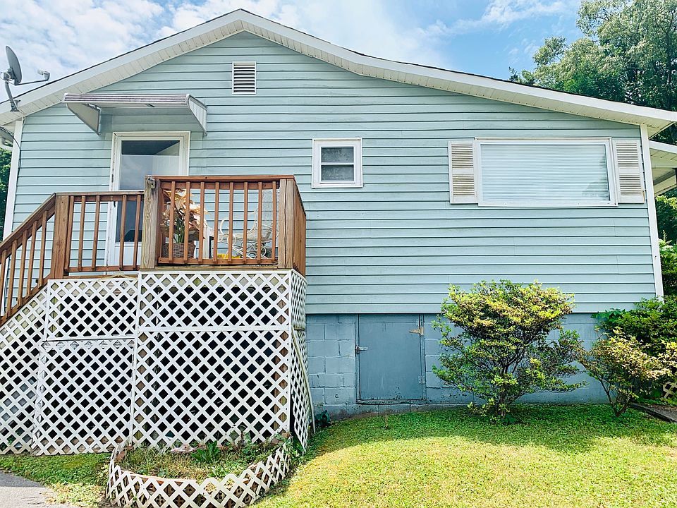 2nd image of 2504 Pressnell Ln