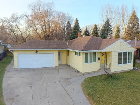 2115 7th St S, Moorhead, MN 56560