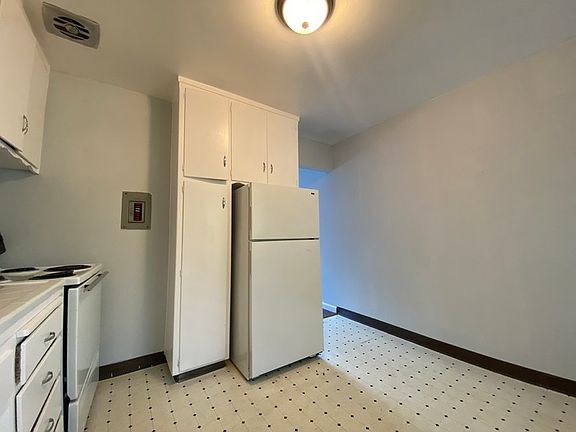 4th image of 2615 D St APT 8