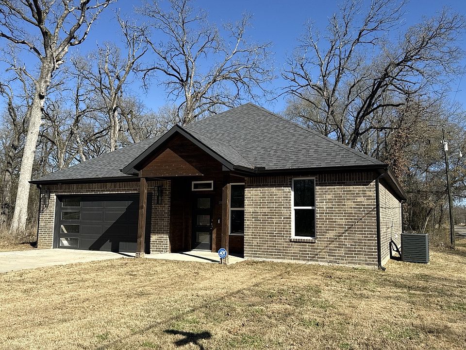 1st image of 102 Oakwood Dr