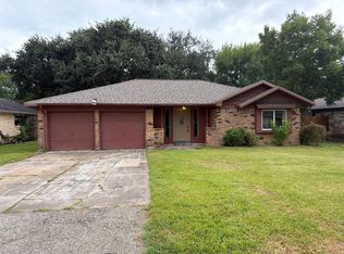 2010 Redwood St, Kemah, TX 77565