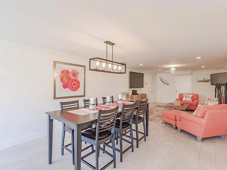 1125 W Peppertree Dr #102 — Photo 16