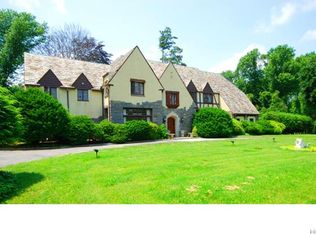 10 Bayberry Rd, Elmsford, NY 10523