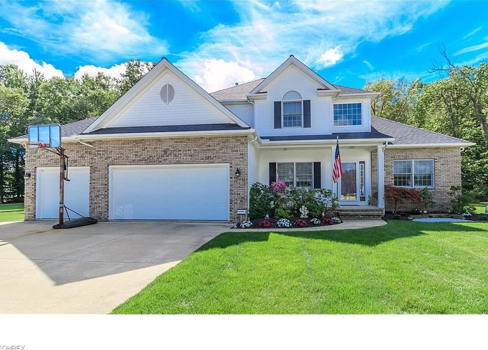 1st image of 158 Christine Ct