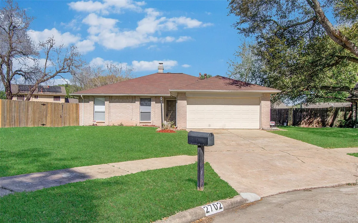 Building Photo - 2702 Fir Crest Ct